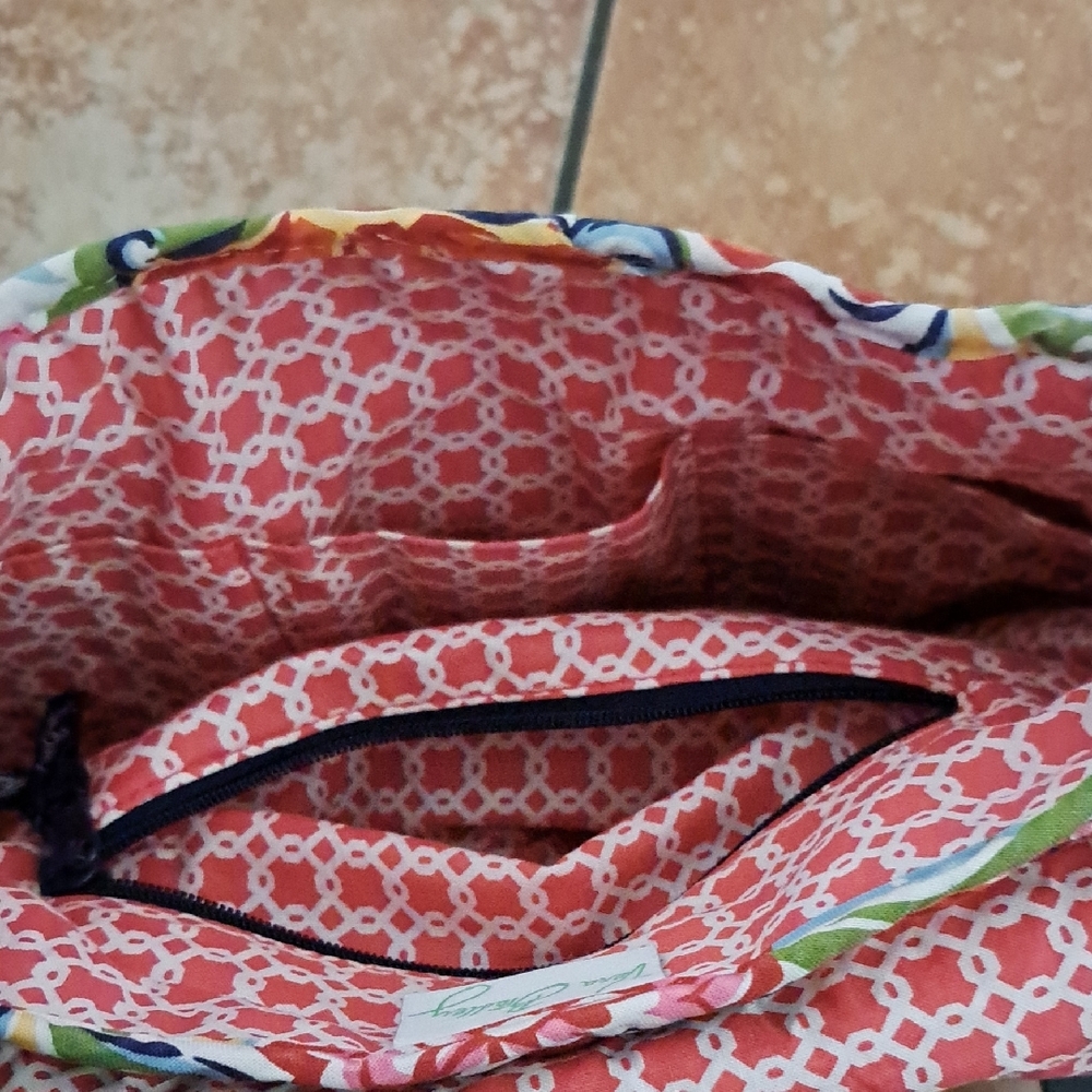Vera Bradley Quilted Red and Pink Shoulder Bag 98% New - Picture 6 of 6